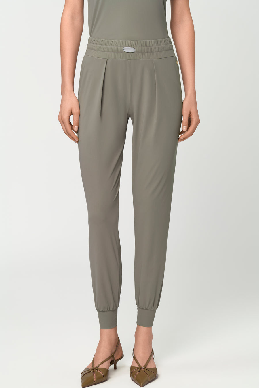 LUXE LÉGER Track Pants mira