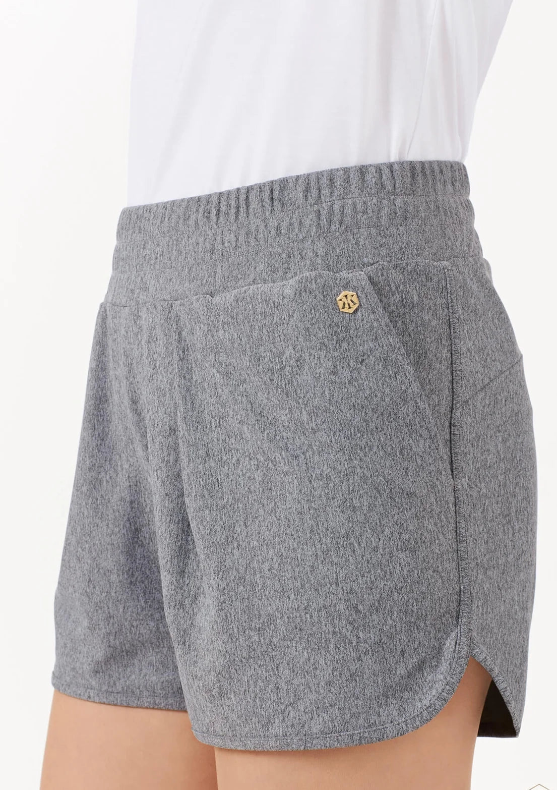 LUXE LÉGER Shorts silky grey