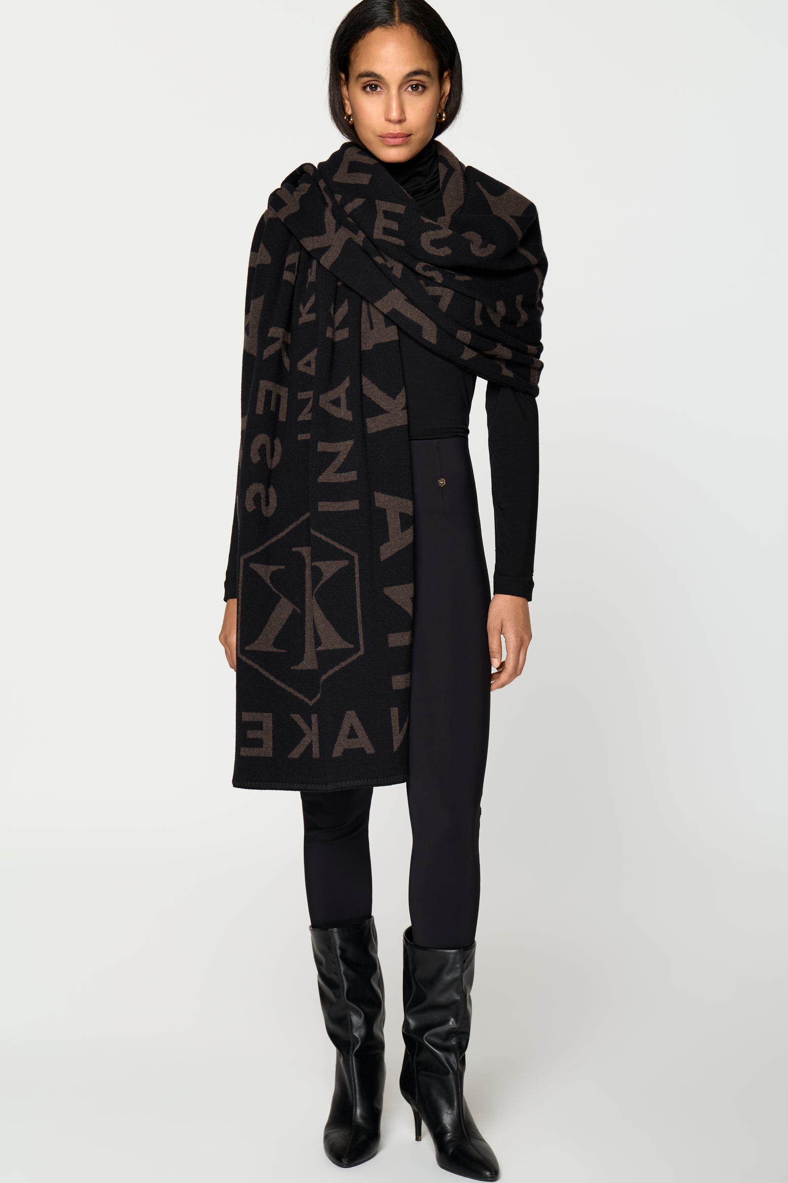 NELLETTO Scarf coal