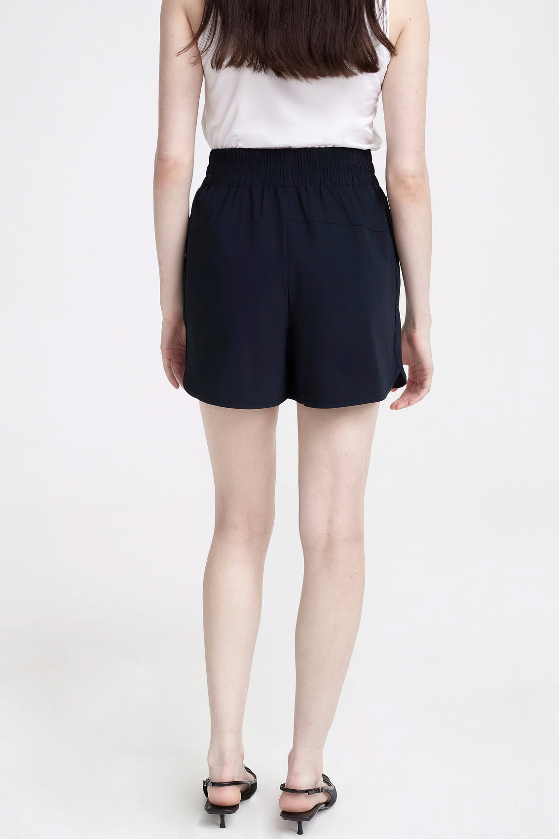 LUXE LÉGER Shorts deep navy