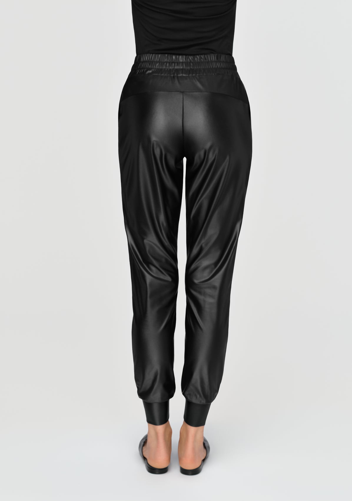 ELESSA Track Pants black