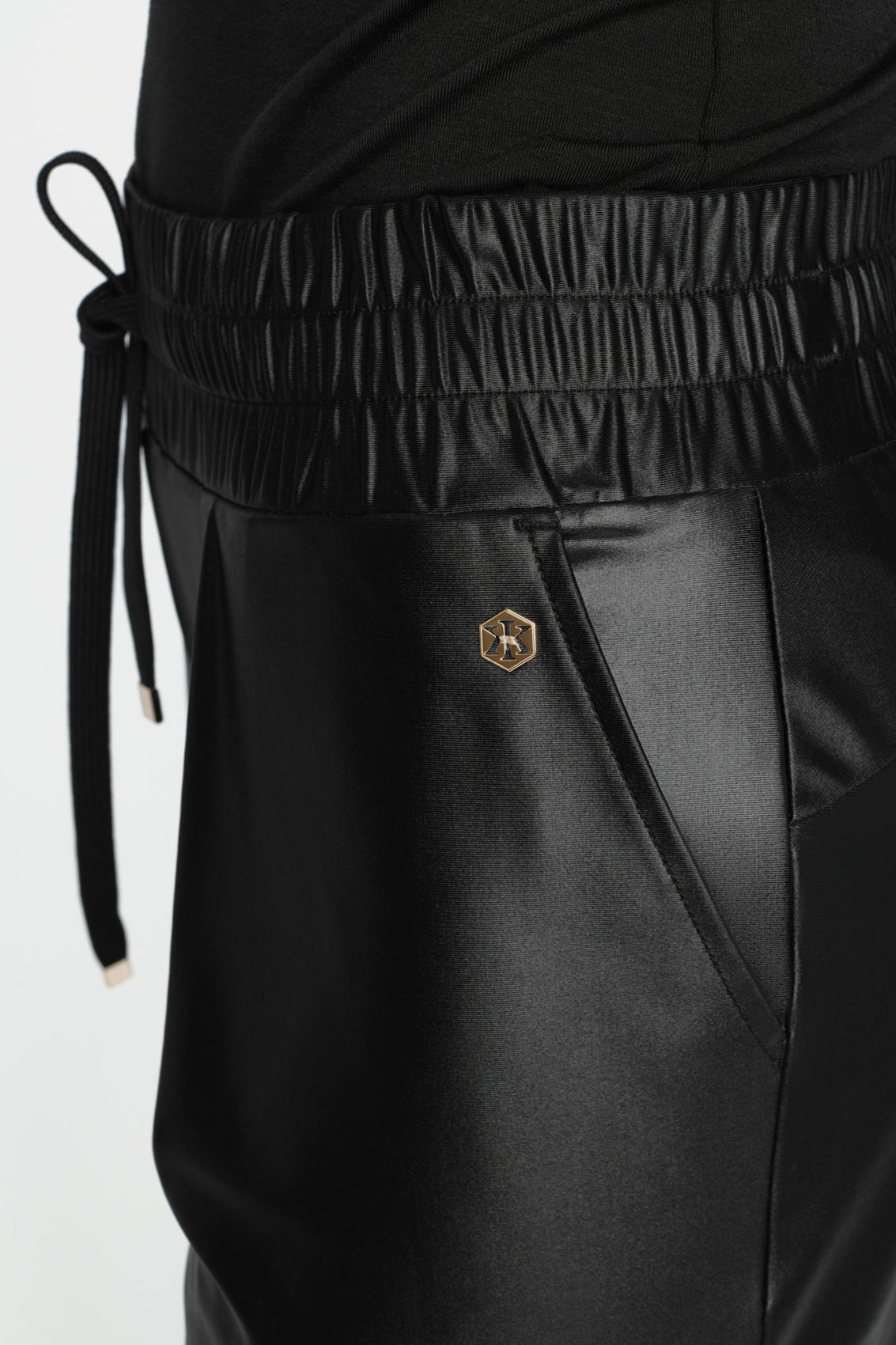 ELESSA Track Pants black