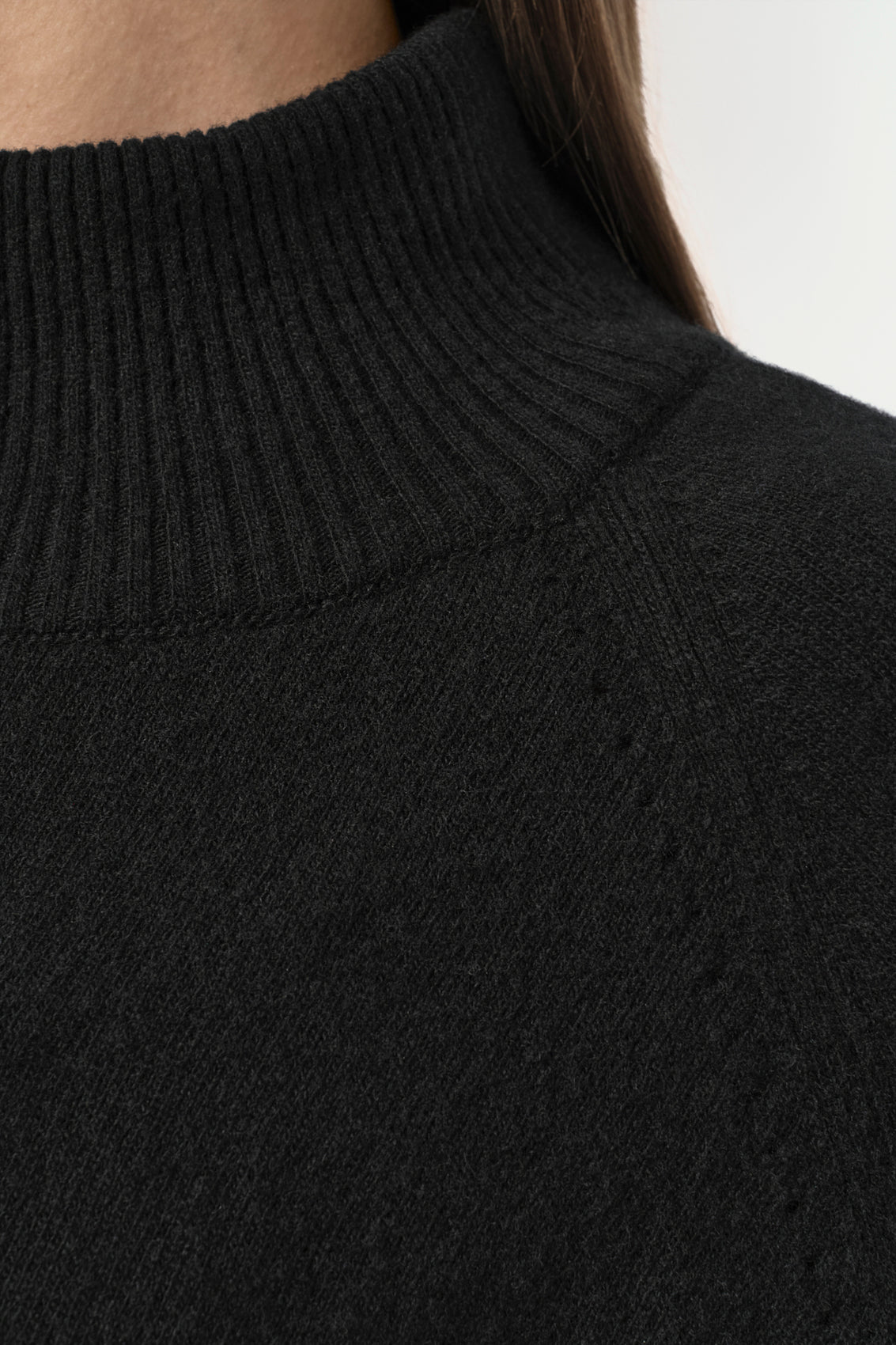 MOIRAI Sweater black