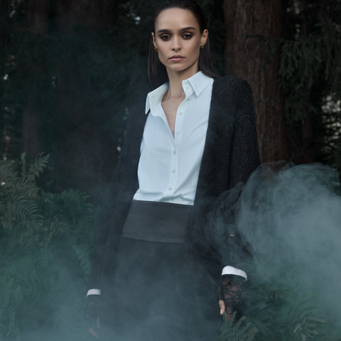 files/L090412_CANOLO_Cardigan_Black._C2032_ORLOV_Shirt_white._K010715_CARRA_Pants_black_K1001882Ntri_2.png